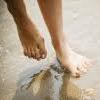 Следы на песке :: Ноги в песке